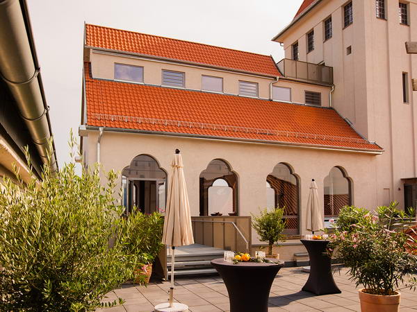 Außenbereich & Terrasse - Automotive Eventlocation Worms mit Rheinblick